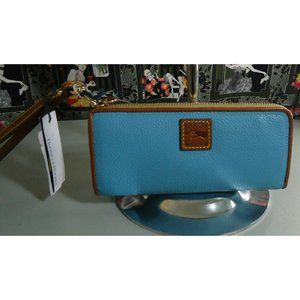 New Dooney & Bourke Wallet Wristlet Pebble Grain Zip Clutch Sky Blue